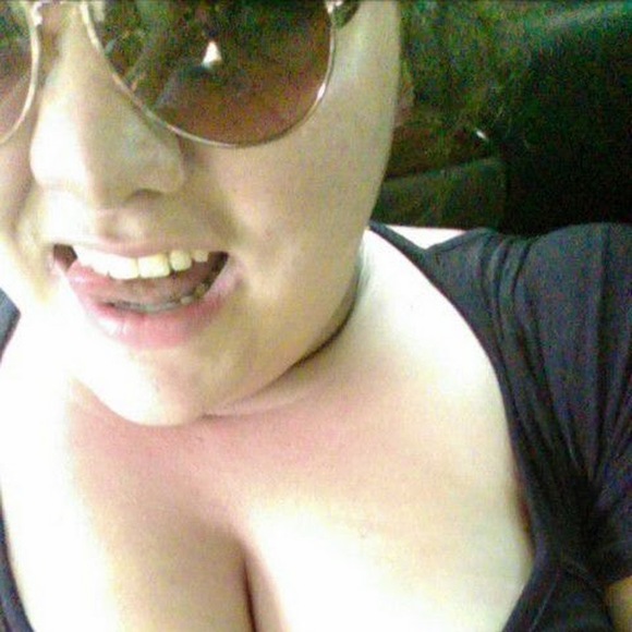 Meet your Posher, Danielle - Picture 1 of 1